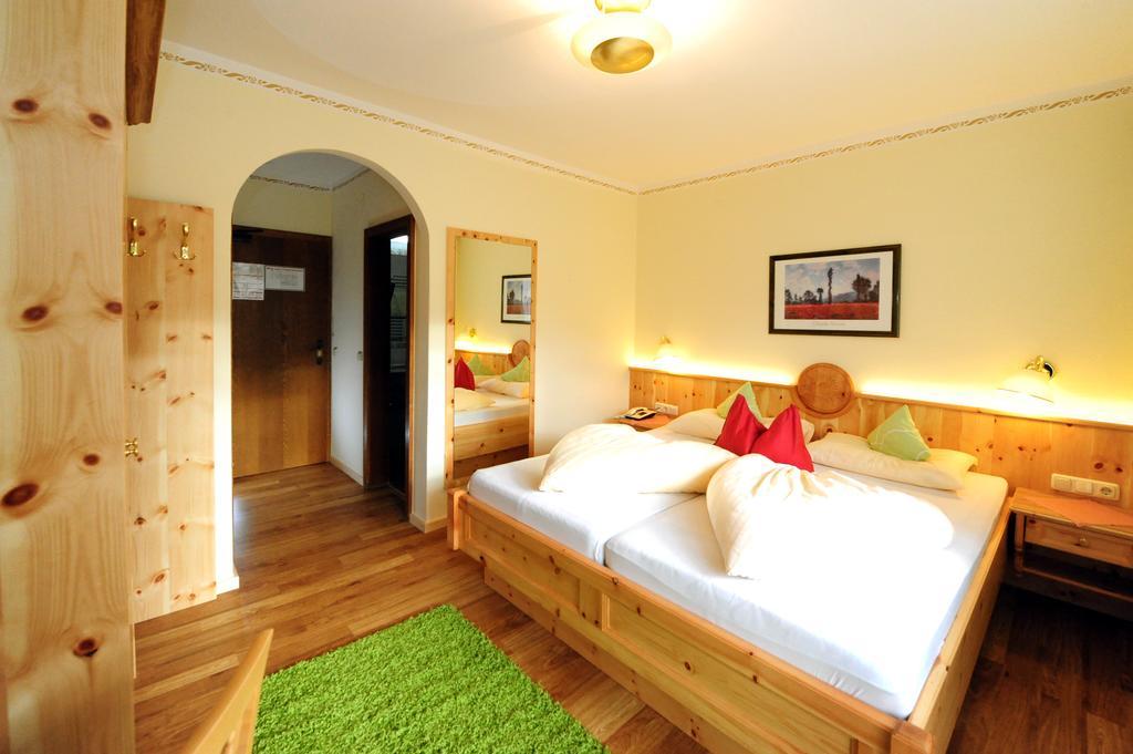 Ski In Ski Out Hotel Unterellmau Зальбах-Хинтерглемм Экстерьер фото