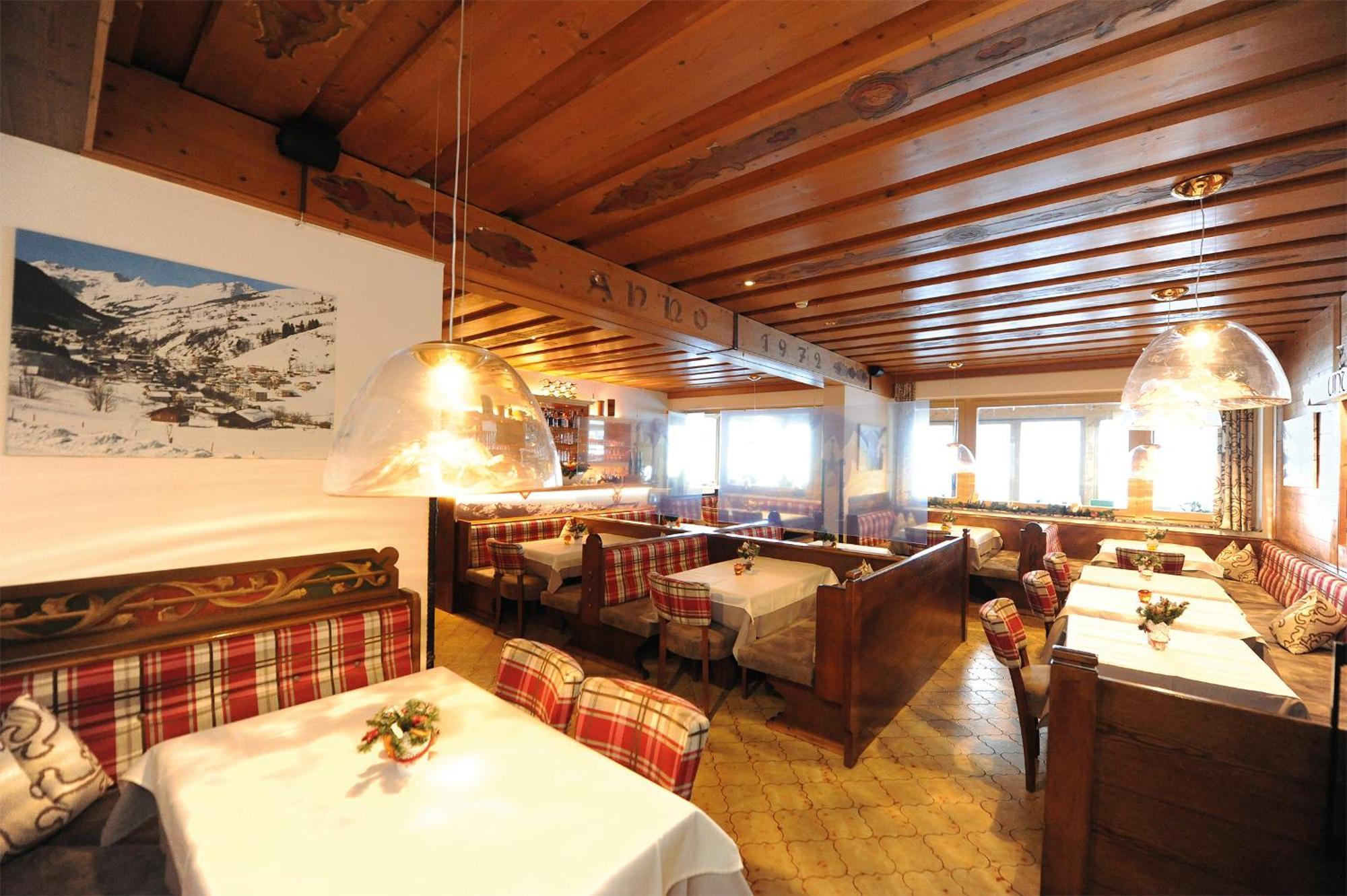 Ski In Ski Out Hotel Unterellmau Зальбах-Хинтерглемм Экстерьер фото