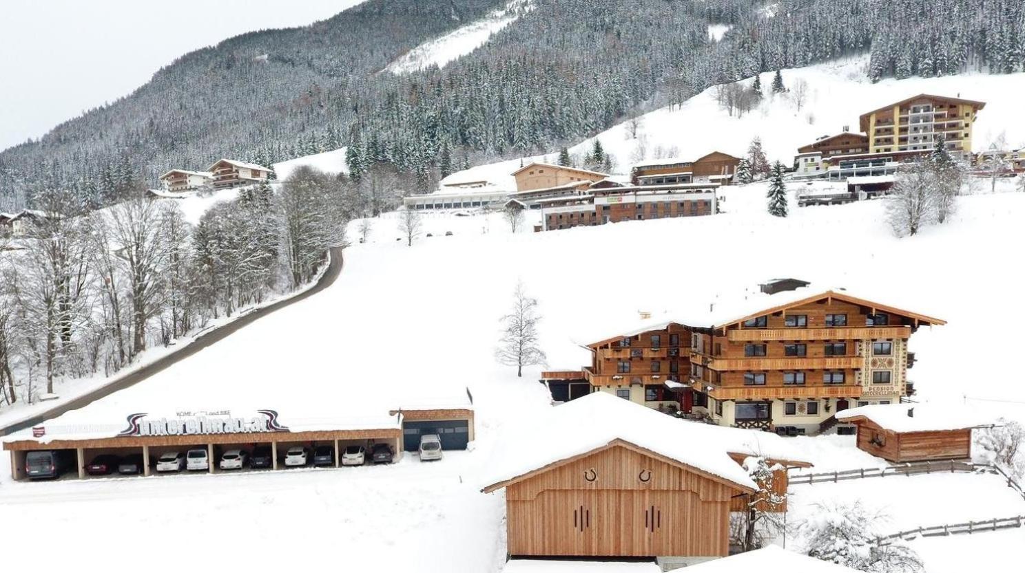 Ski In Ski Out Hotel Unterellmau Зальбах-Хинтерглемм Экстерьер фото