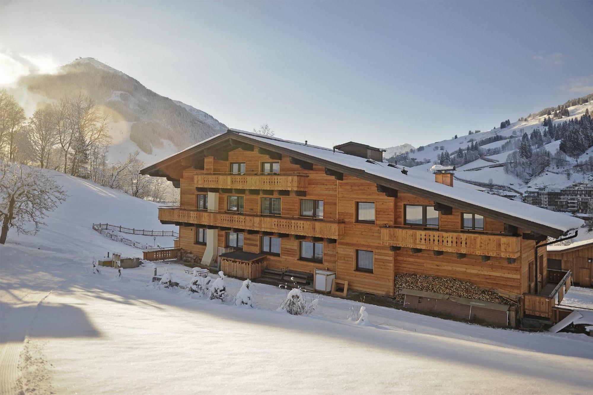 Ski In Ski Out Hotel Unterellmau Зальбах-Хинтерглемм Экстерьер фото