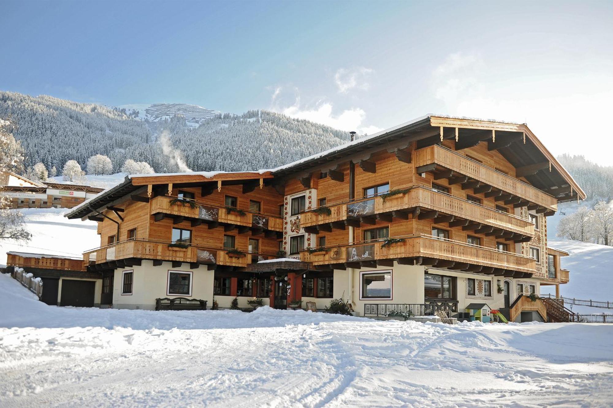 Ski In Ski Out Hotel Unterellmau Зальбах-Хинтерглемм Экстерьер фото