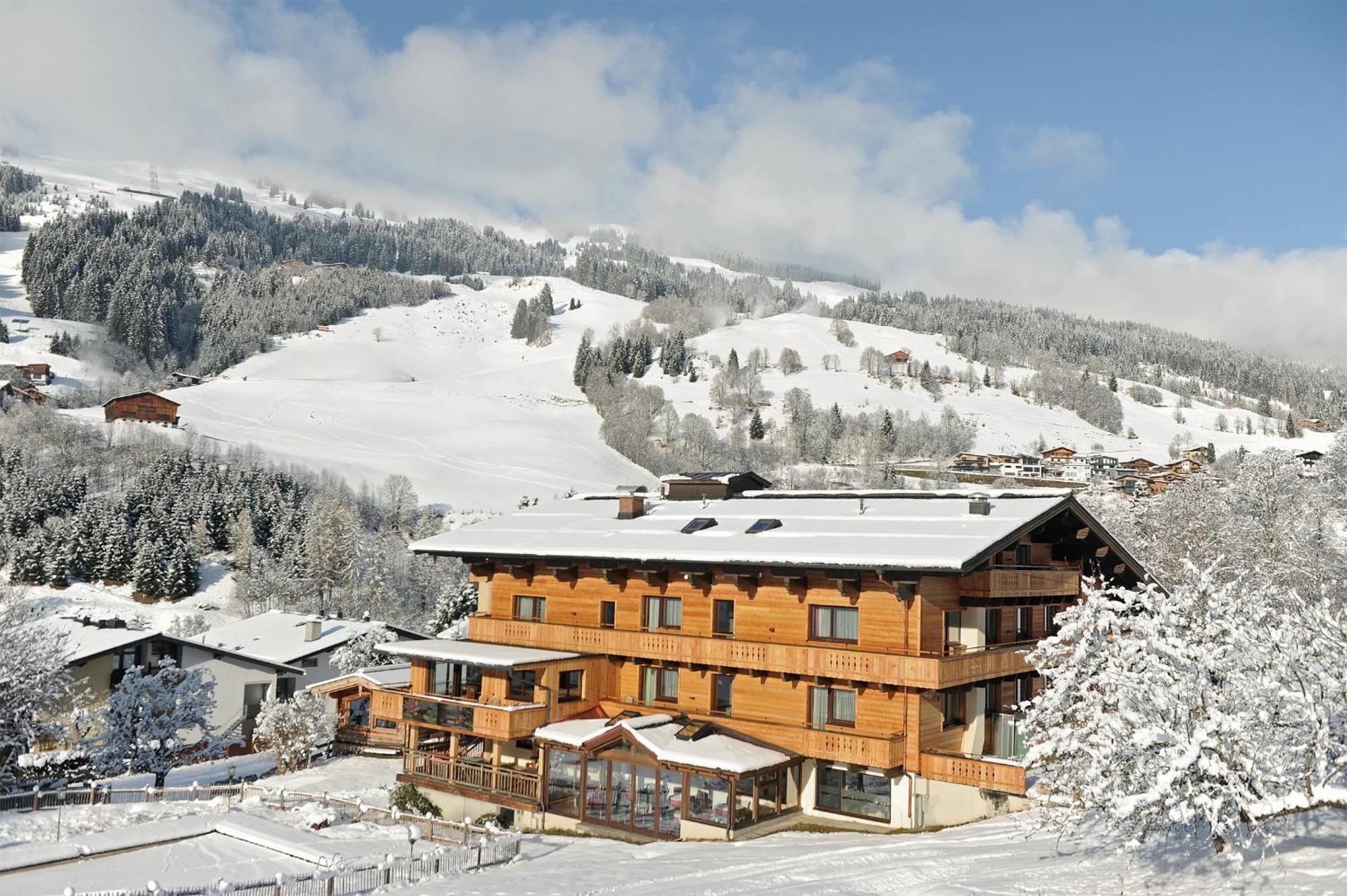 Ski In Ski Out Hotel Unterellmau Зальбах-Хинтерглемм Экстерьер фото