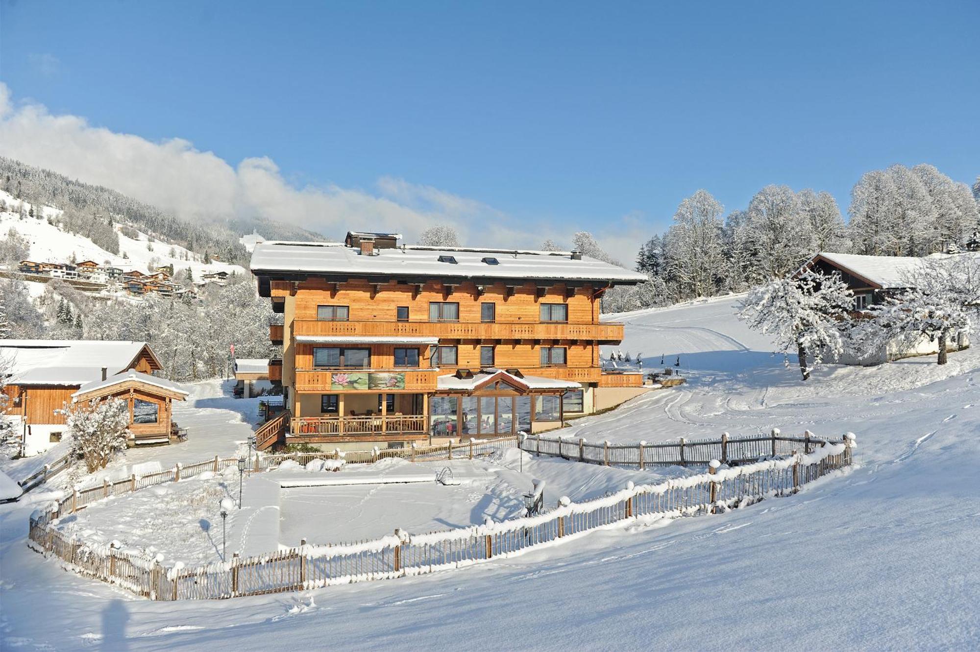 Ski In Ski Out Hotel Unterellmau Зальбах-Хинтерглемм Экстерьер фото