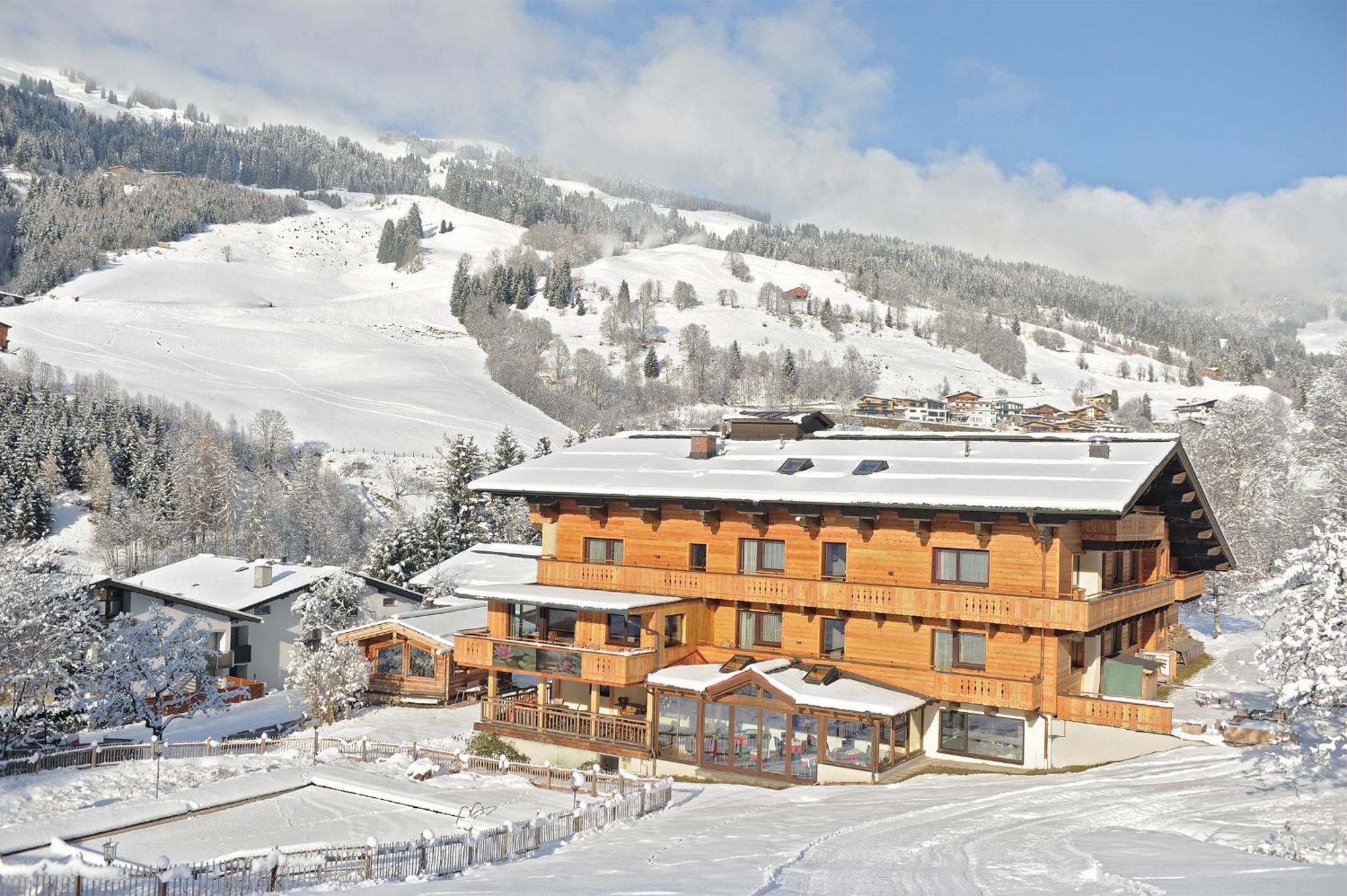 Ski In Ski Out Hotel Unterellmau Зальбах-Хинтерглемм Экстерьер фото