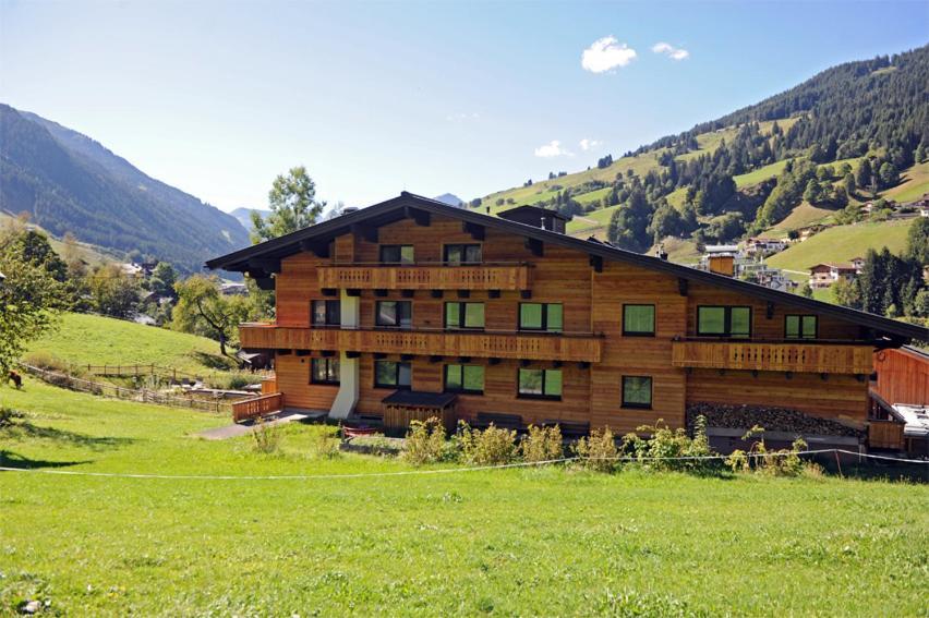 Ski In Ski Out Hotel Unterellmau Зальбах-Хинтерглемм Экстерьер фото