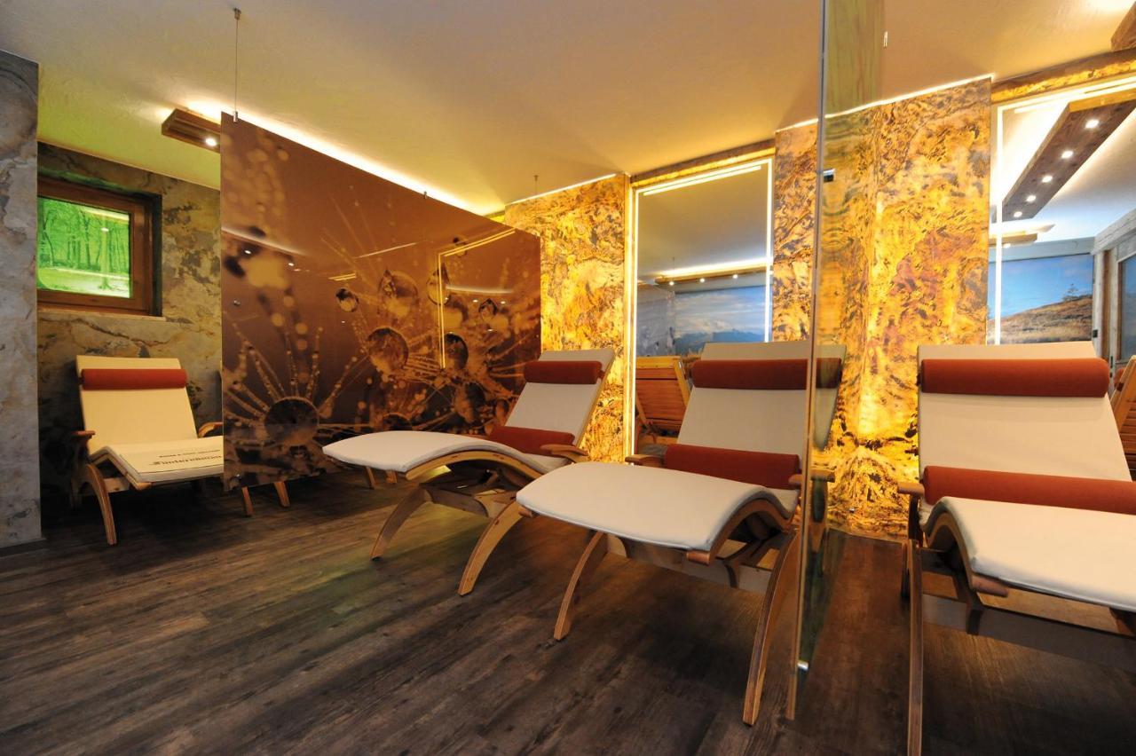 Ski In Ski Out Hotel Unterellmau Зальбах-Хинтерглемм Экстерьер фото