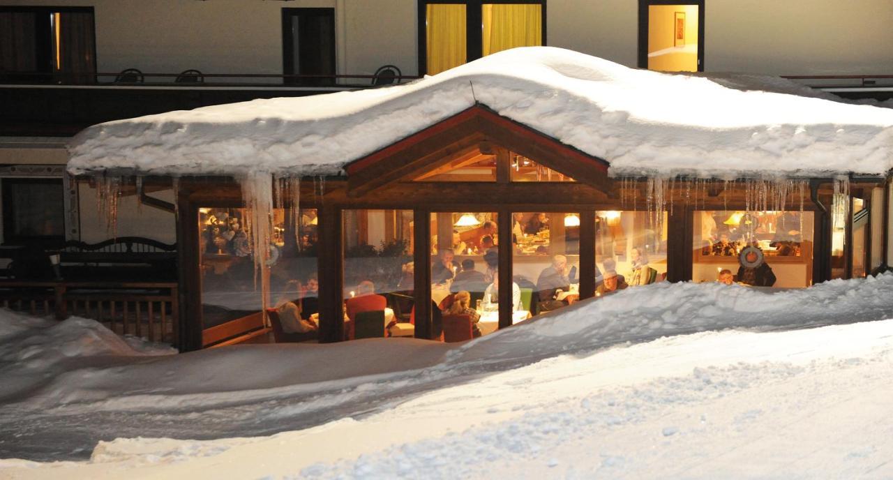 Ski In Ski Out Hotel Unterellmau Зальбах-Хинтерглемм Экстерьер фото