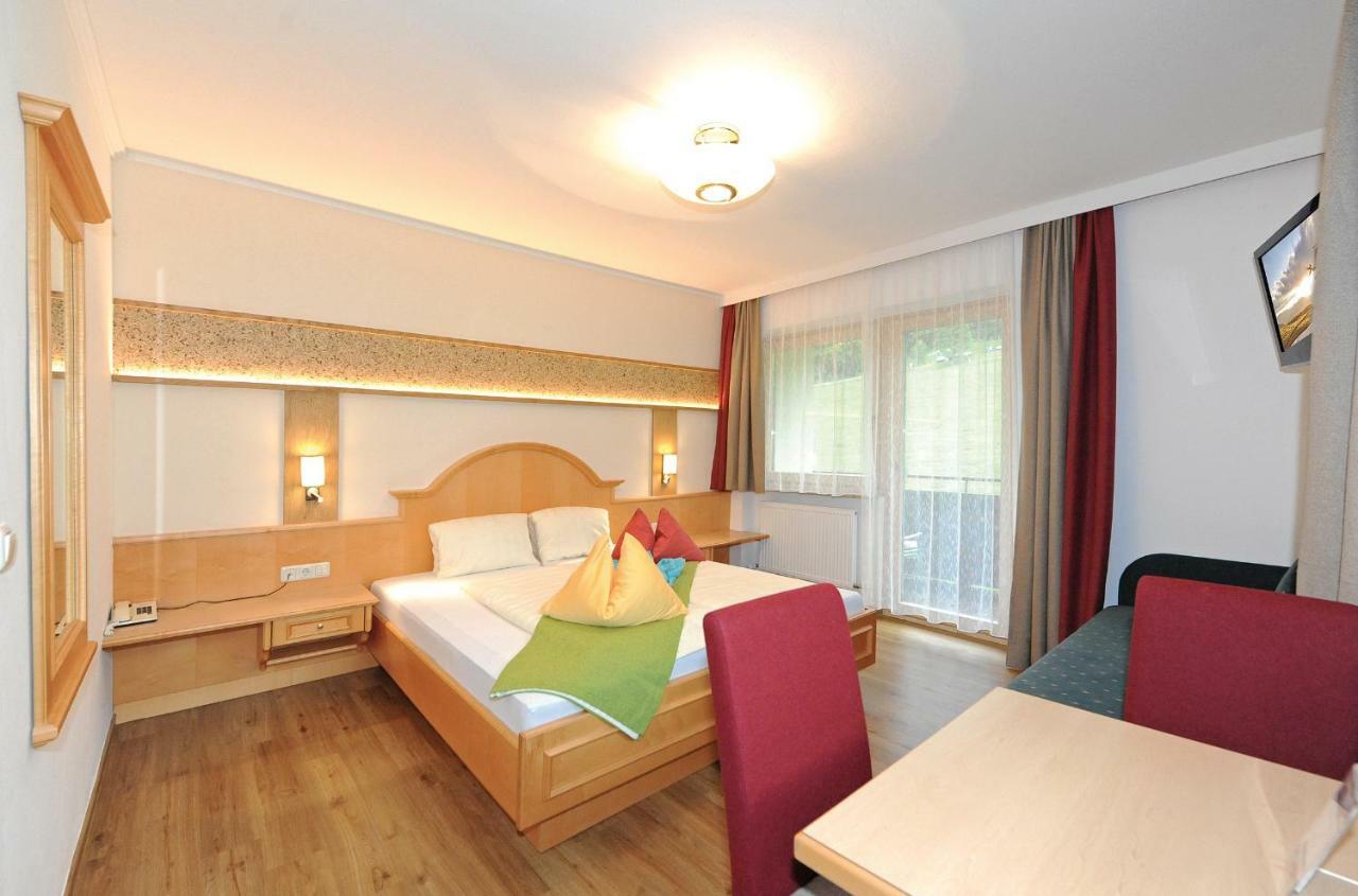 Ski In Ski Out Hotel Unterellmau Зальбах-Хинтерглемм Экстерьер фото